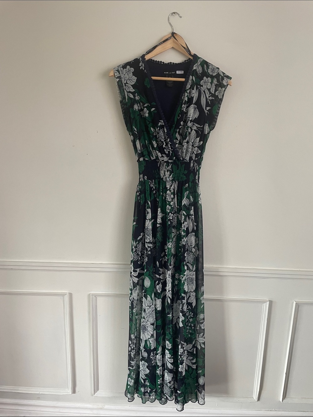 Sleeveless Floral Wrap Maxi Dress - Green & Black